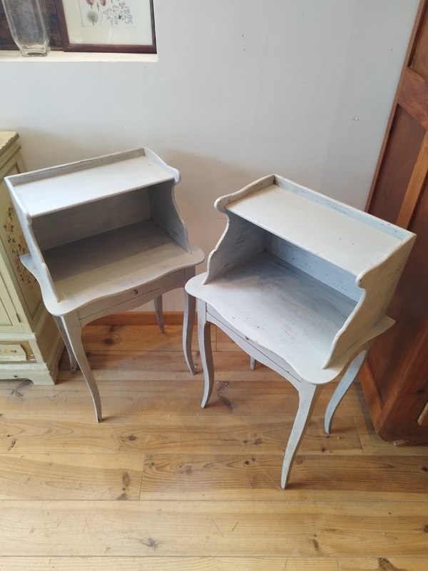 Pair of bedside tables 
