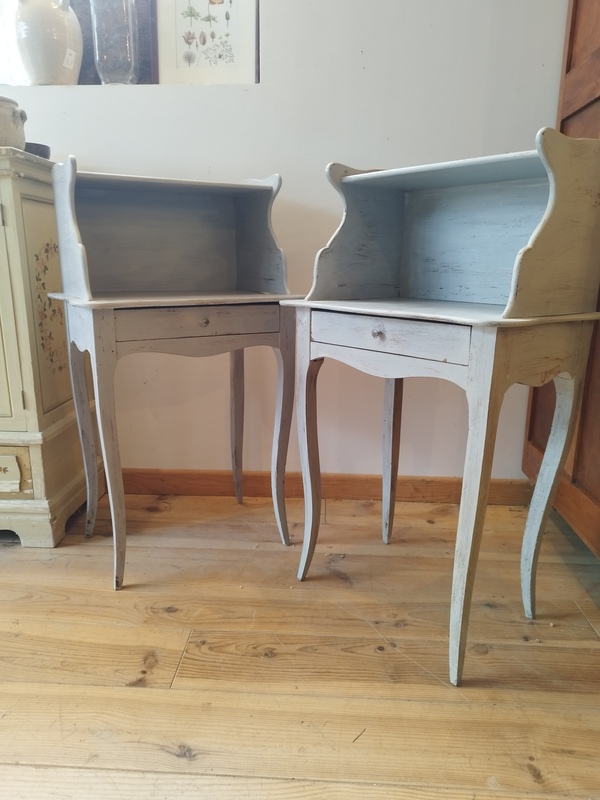 Pair of bedside tables 