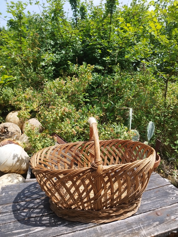 Antique wicker basket 