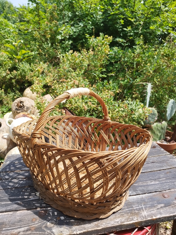 Antique wicker basket 