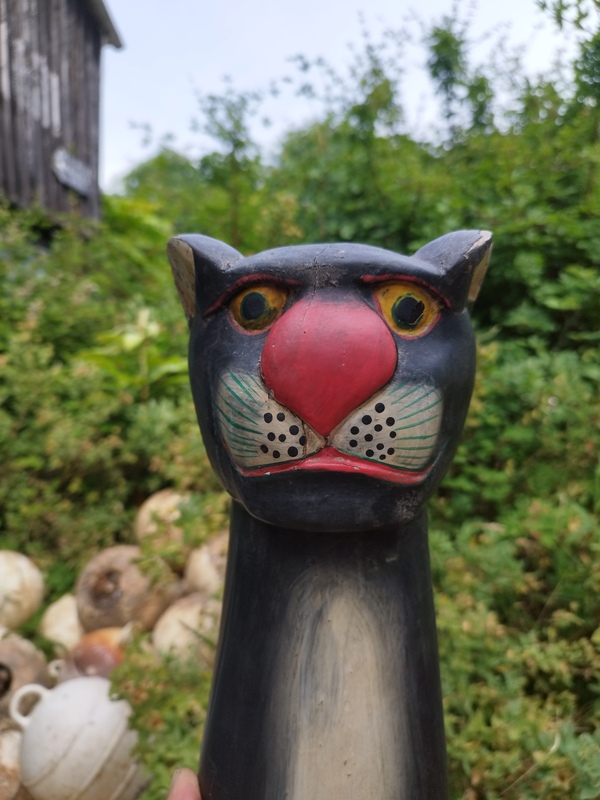 Panther and tiger carved in wood 