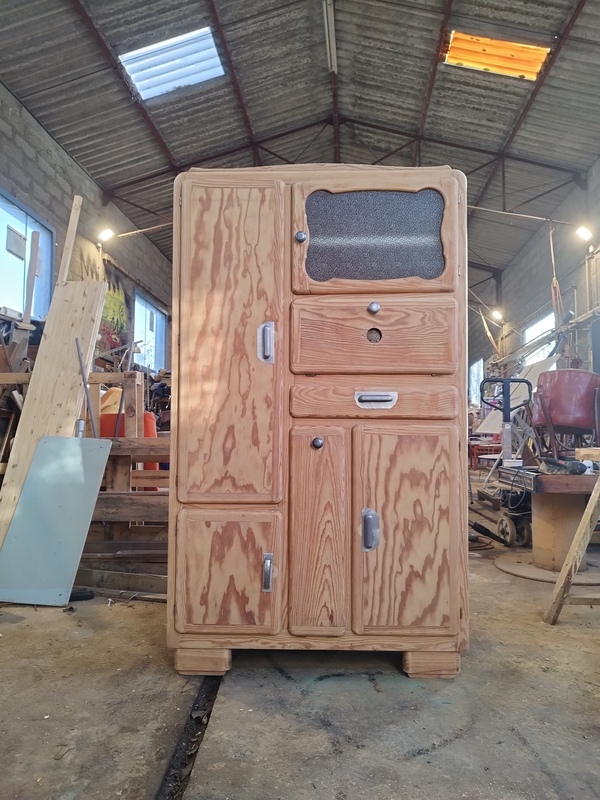 Small mado buffet 1950