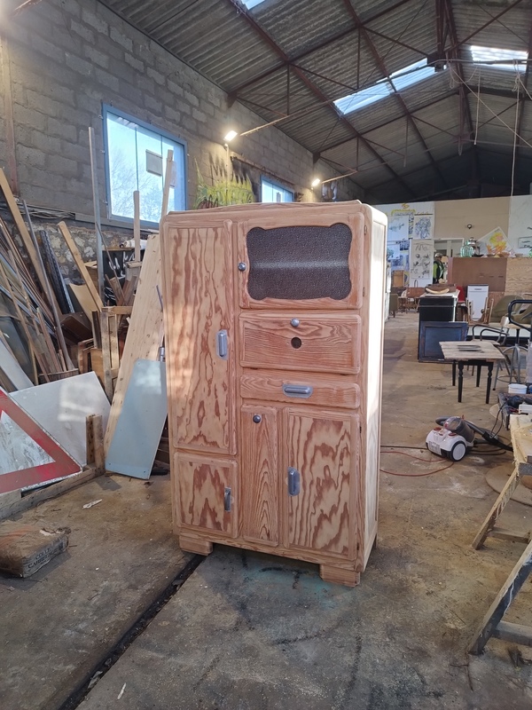 Small mado buffet 1950