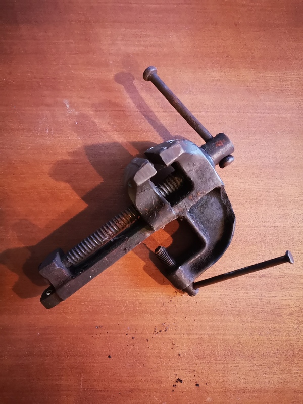 Small jeweler's vice