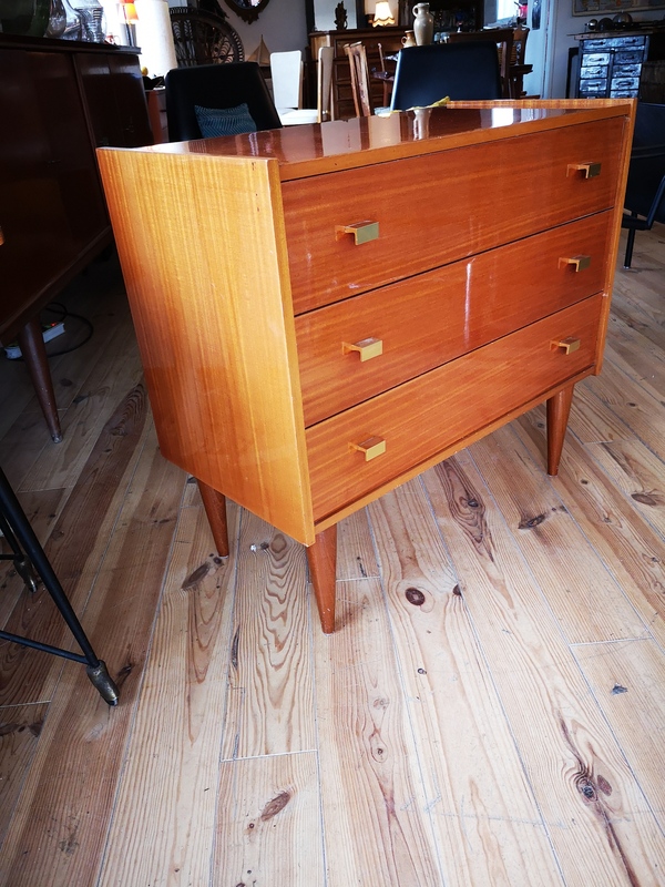Small compact dresser