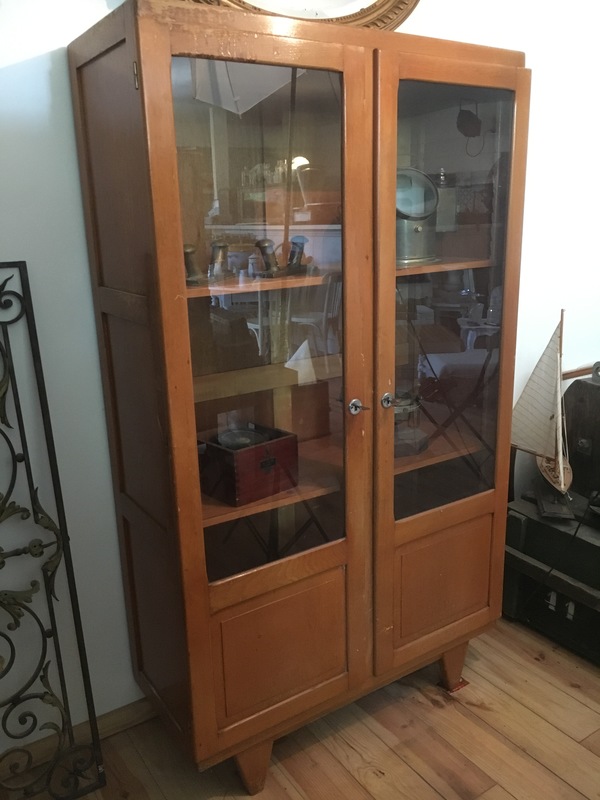 Small vintage display case