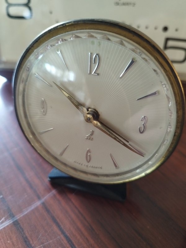 Small vintage alarm clocks 