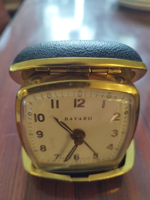 Small vintage alarm clocks 