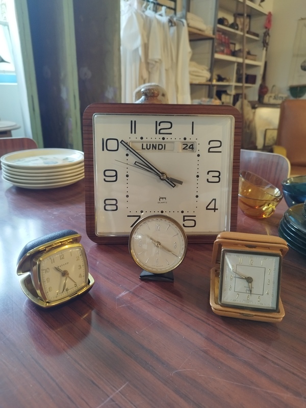 Small vintage alarm clocks 