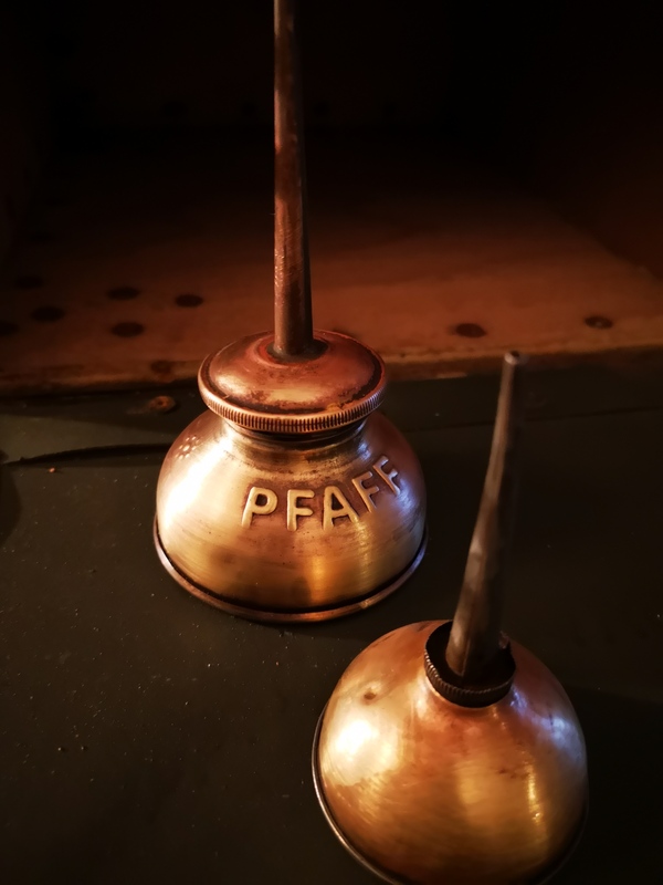 Burette machine à coudre Pfaff