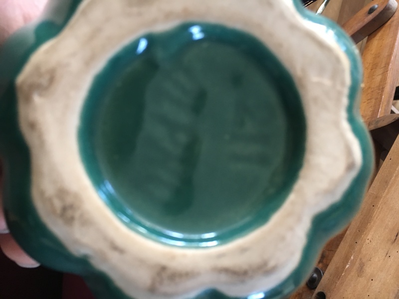 Pitcher signed Alpho n ° 211