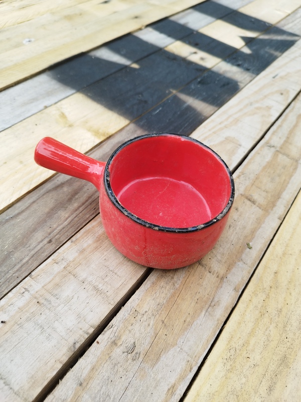 Old red pan