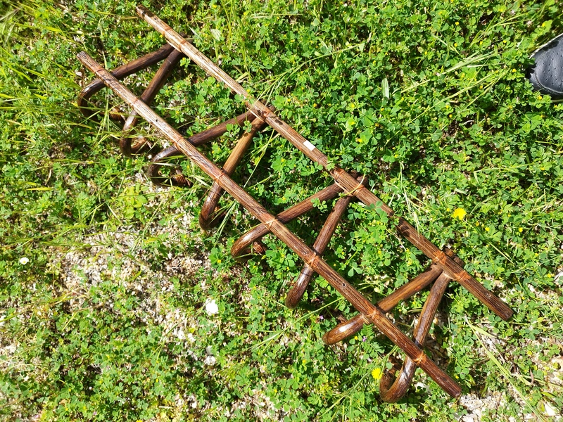 Coat rack in varnished rattan