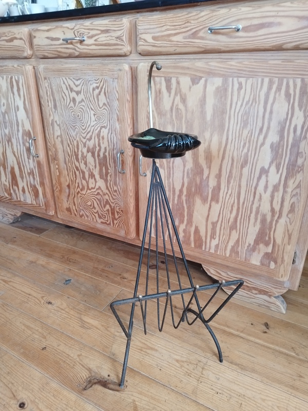 50s smoking room magazine rack