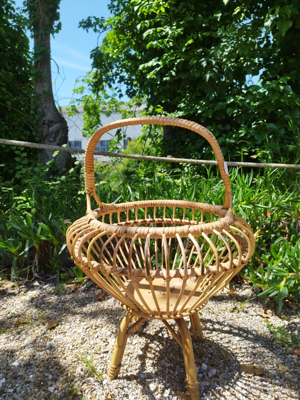Rattan magazine rack