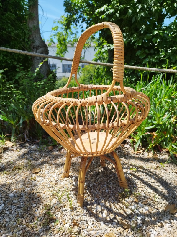 Rattan magazine rack