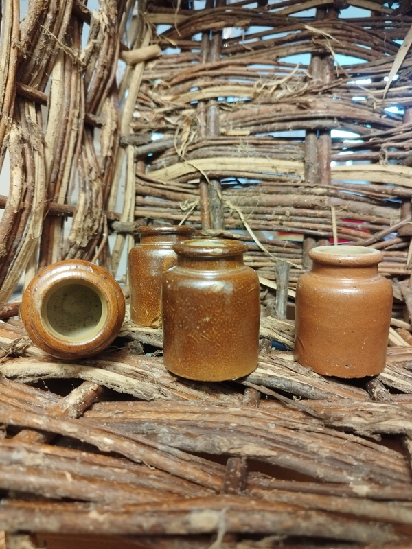 Balm pot