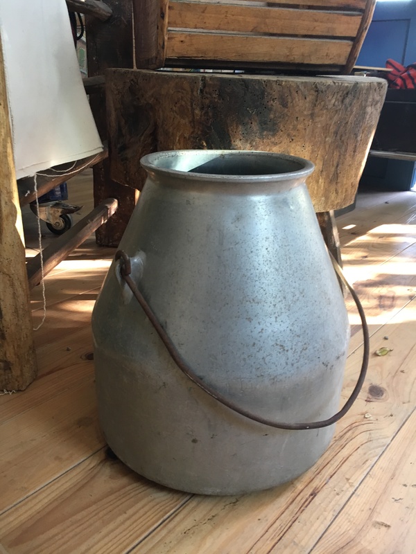 Milk pot