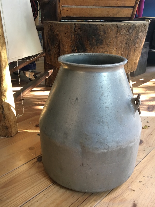 Milk pot