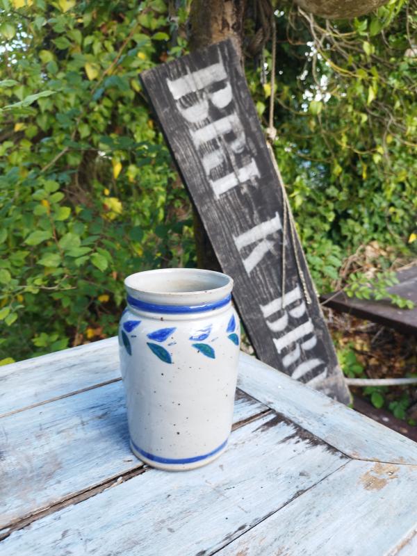 Thénac chocolate pot