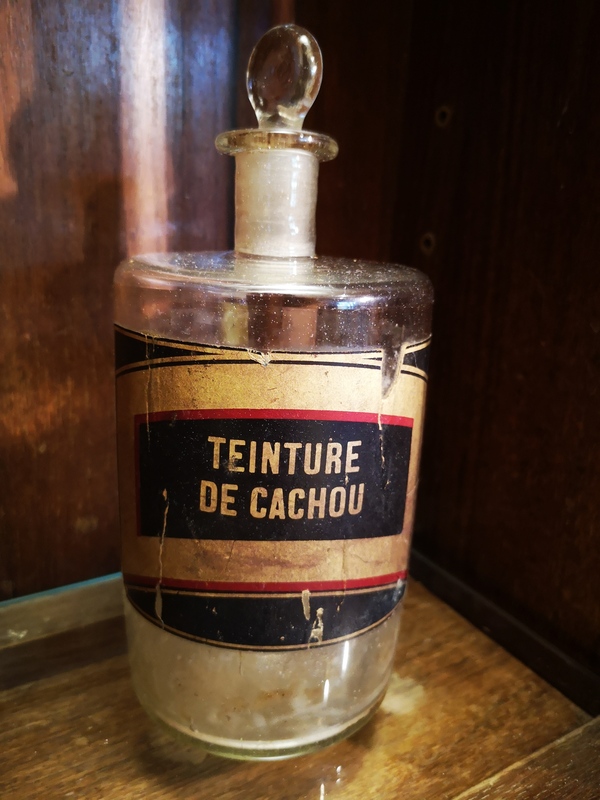 Lot of three glass pharmacy jars 1900