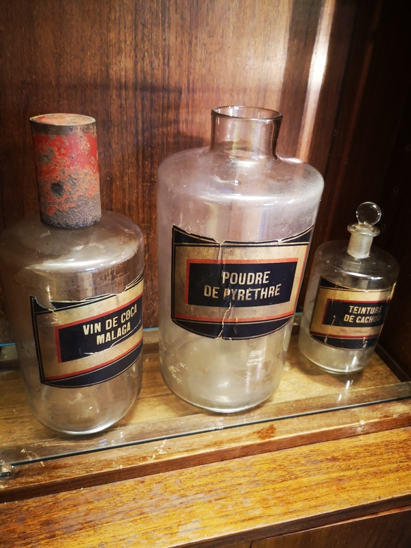 Lot of three glass pharmacy jars 1900
