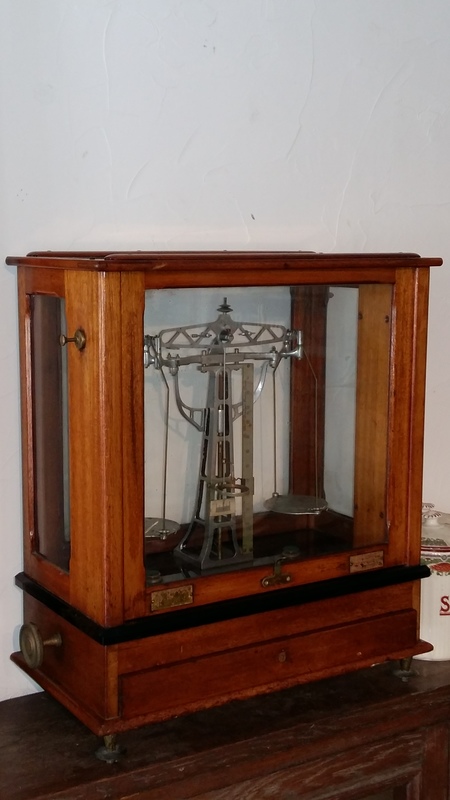 Precision balance, Poulenc