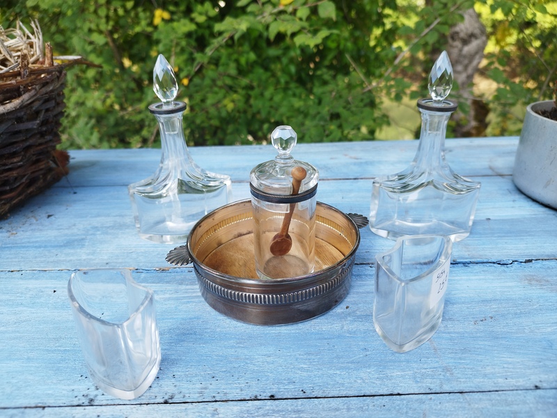 Art Deco oil and vinegar cruet set