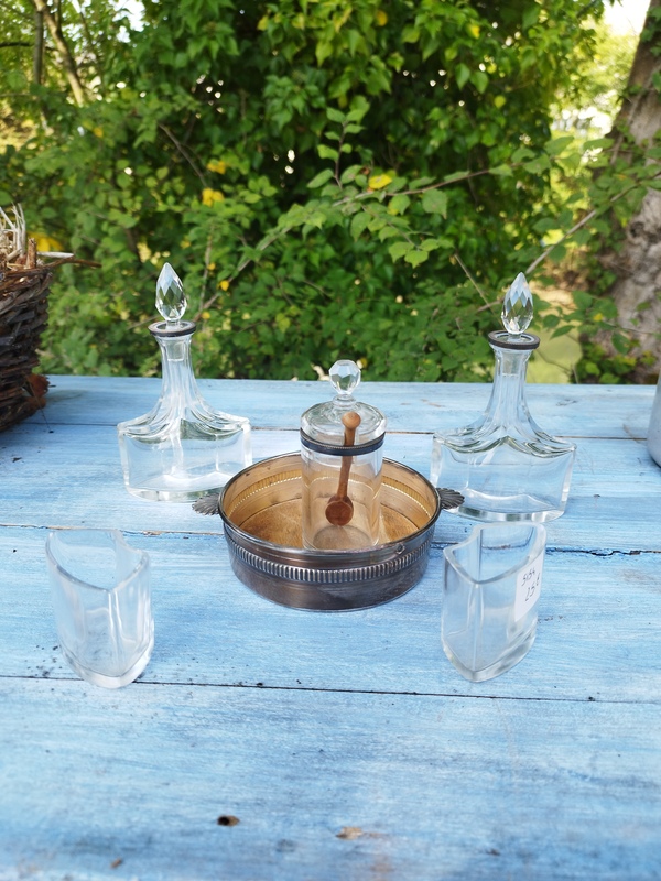 Art Deco oil and vinegar cruet set