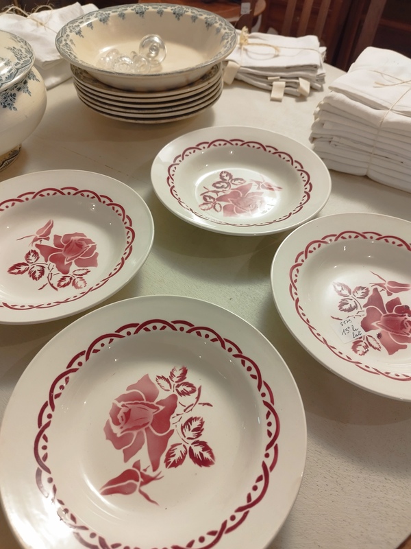 Lot de quatre assiettes Sarreguemines