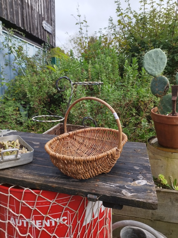 Small vintage basket
