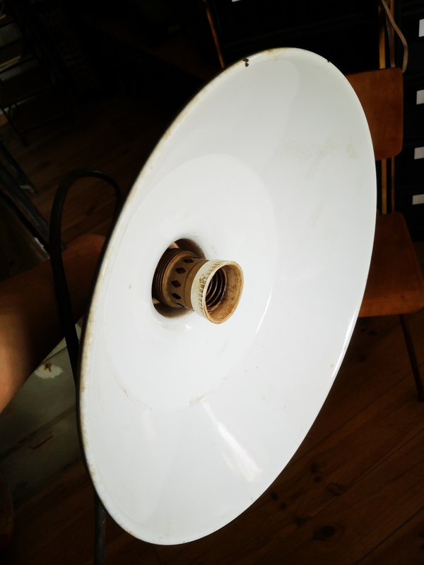 Enamelled suspension