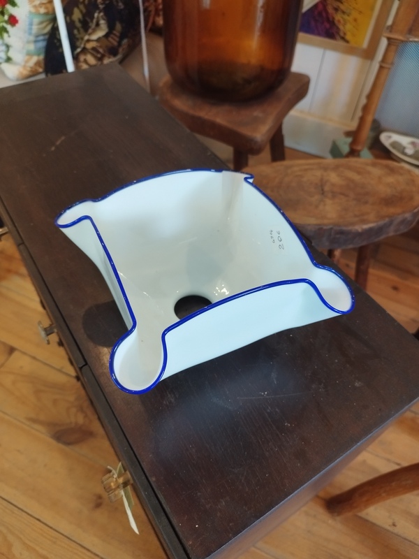 draped opaline suspension