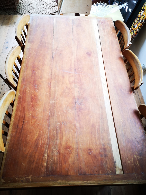 Compass feet dining table