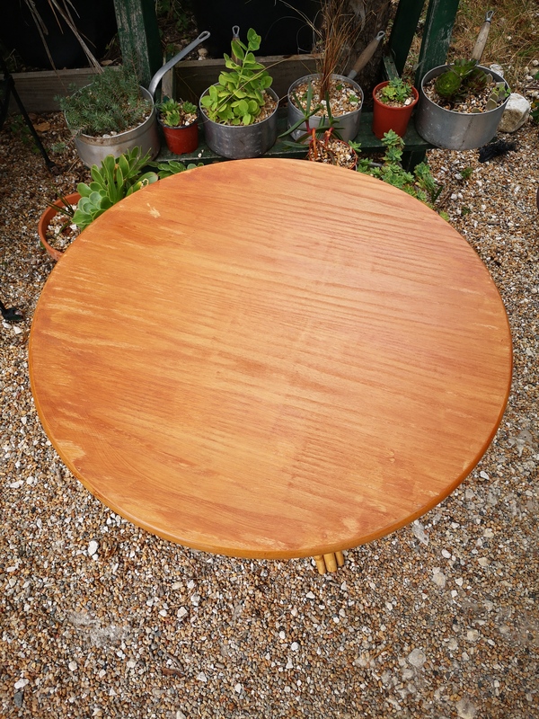 Round rattan coffee table