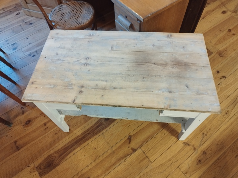 Coffee table or hi-fi TV unit 