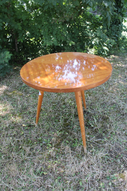 Round coffee table with compass legs