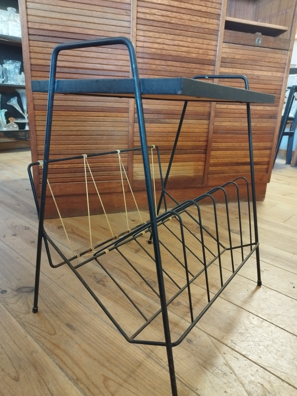 Scoubidou vinyl record holder 