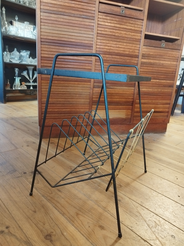 Scoubidou vinyl record holder 