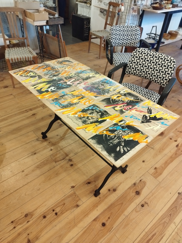 Desk or console table in wood and cast iron 