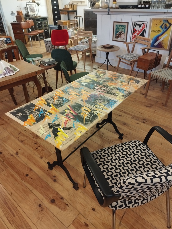 Desk or console table in wood and cast iron 