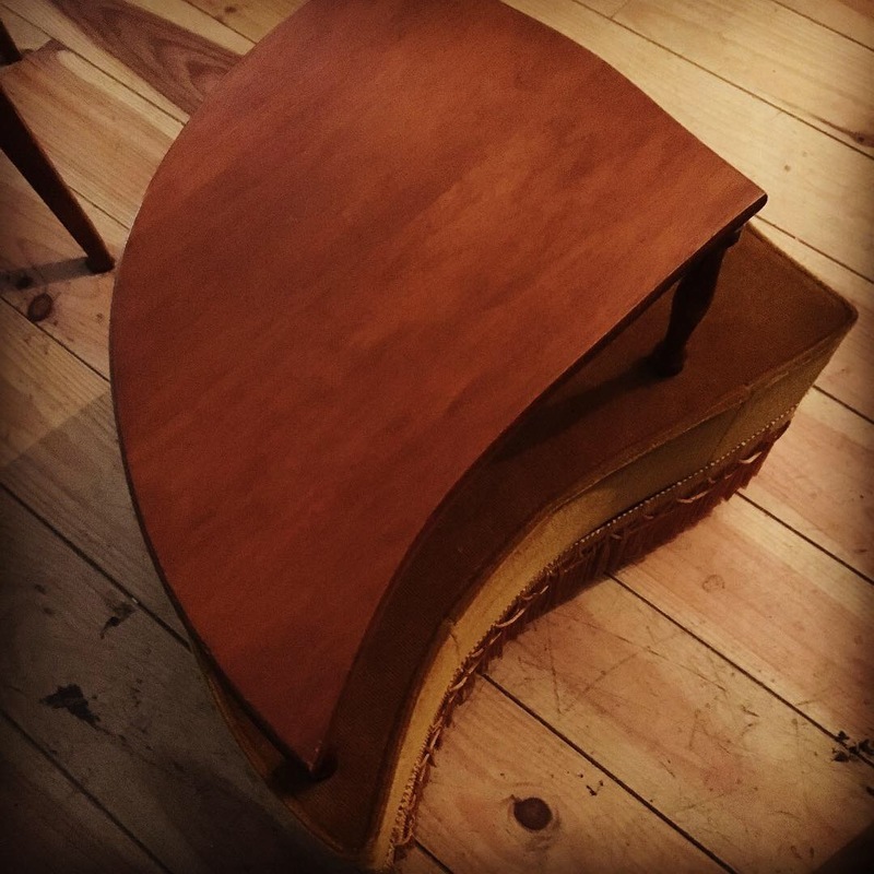 Wing shape side table
