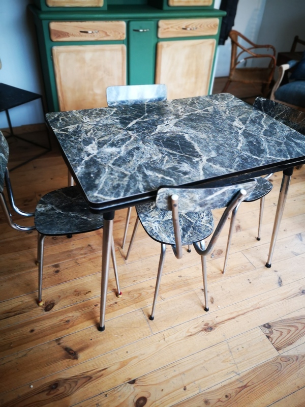 Formica marble table