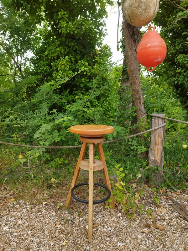 Adjustable wooden workshop stool 