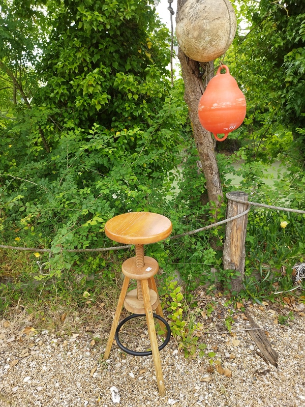 Adjustable wooden workshop stool 