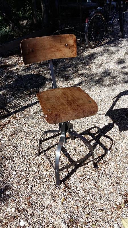 Comfortable Chair (high)