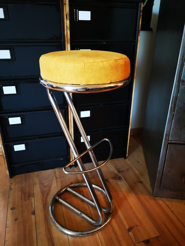 Bar stool