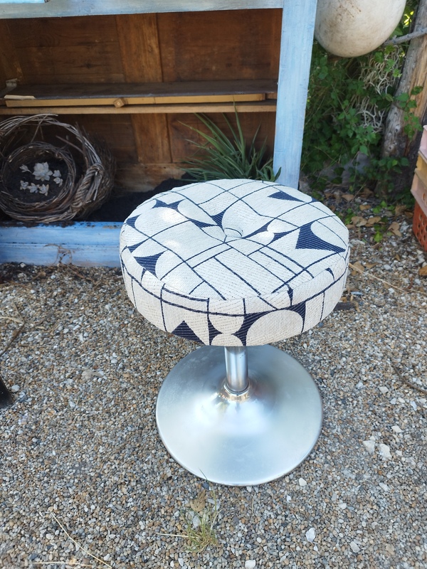 Chrome tulip stool