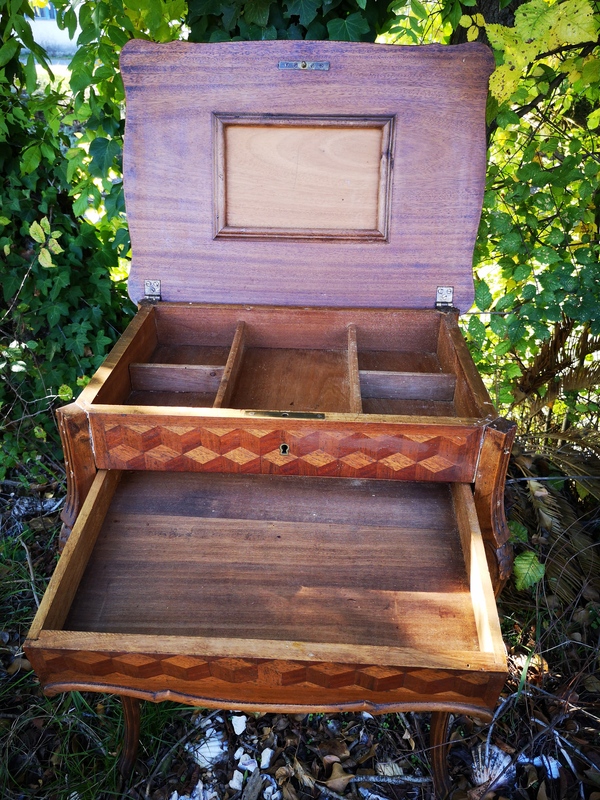 Worker decorated with cubes inlay