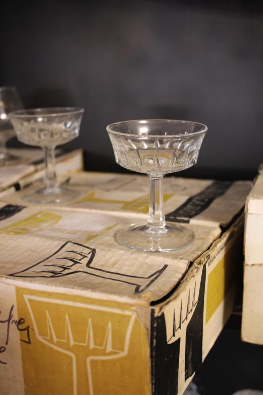 Douze coupes à Champagne Luminarc